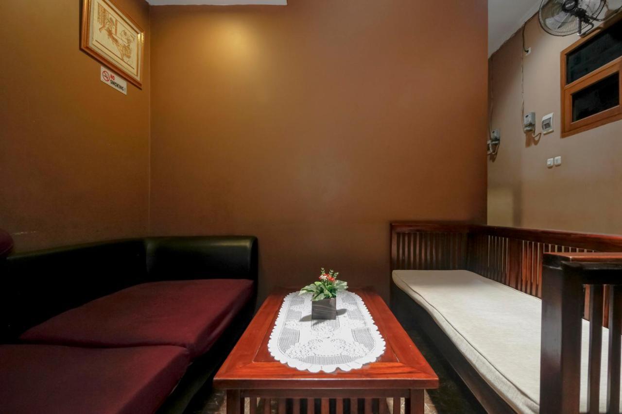Reddoorz Near Manggarai Station 2 Hotel Jakarta Exterior photo