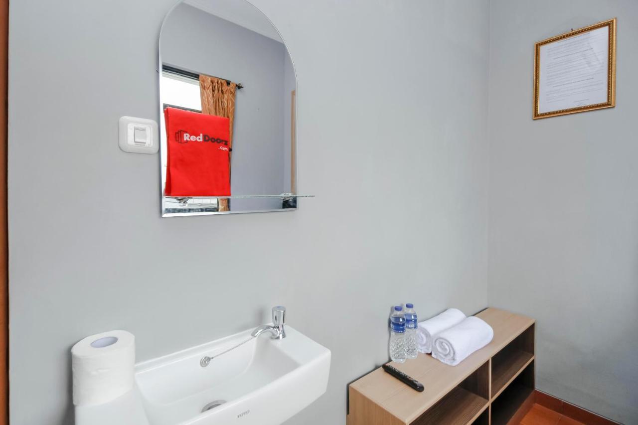 Reddoorz Near Manggarai Station 2 Hotel Jakarta Exterior photo