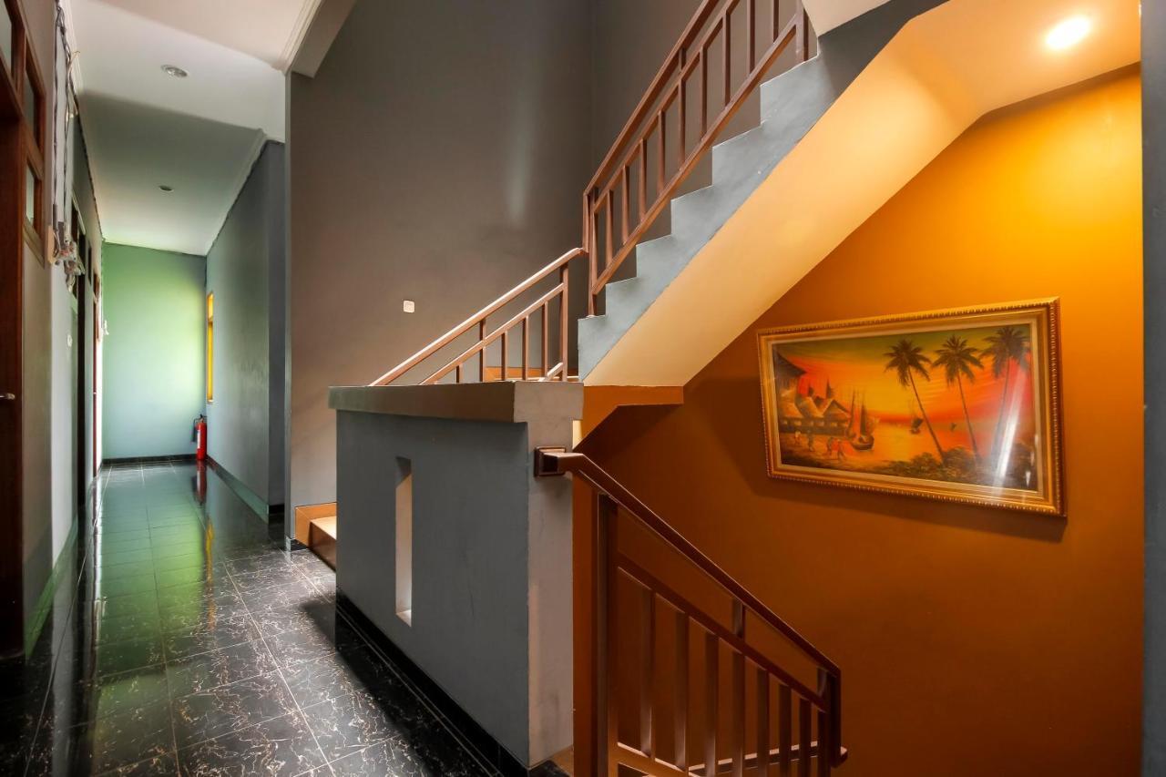 Reddoorz Near Manggarai Station 2 Hotel Jakarta Exterior photo