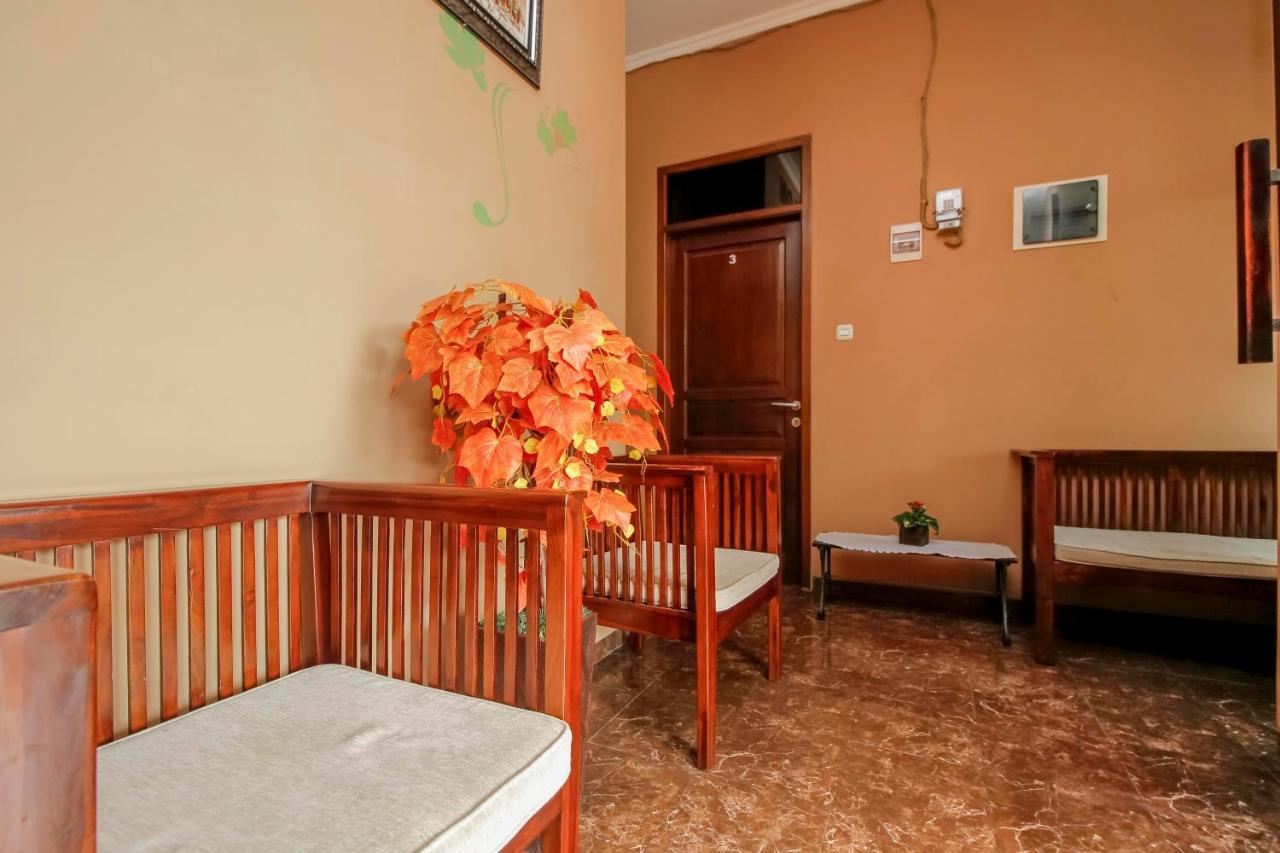 Reddoorz Near Manggarai Station 2 Hotel Jakarta Exterior photo