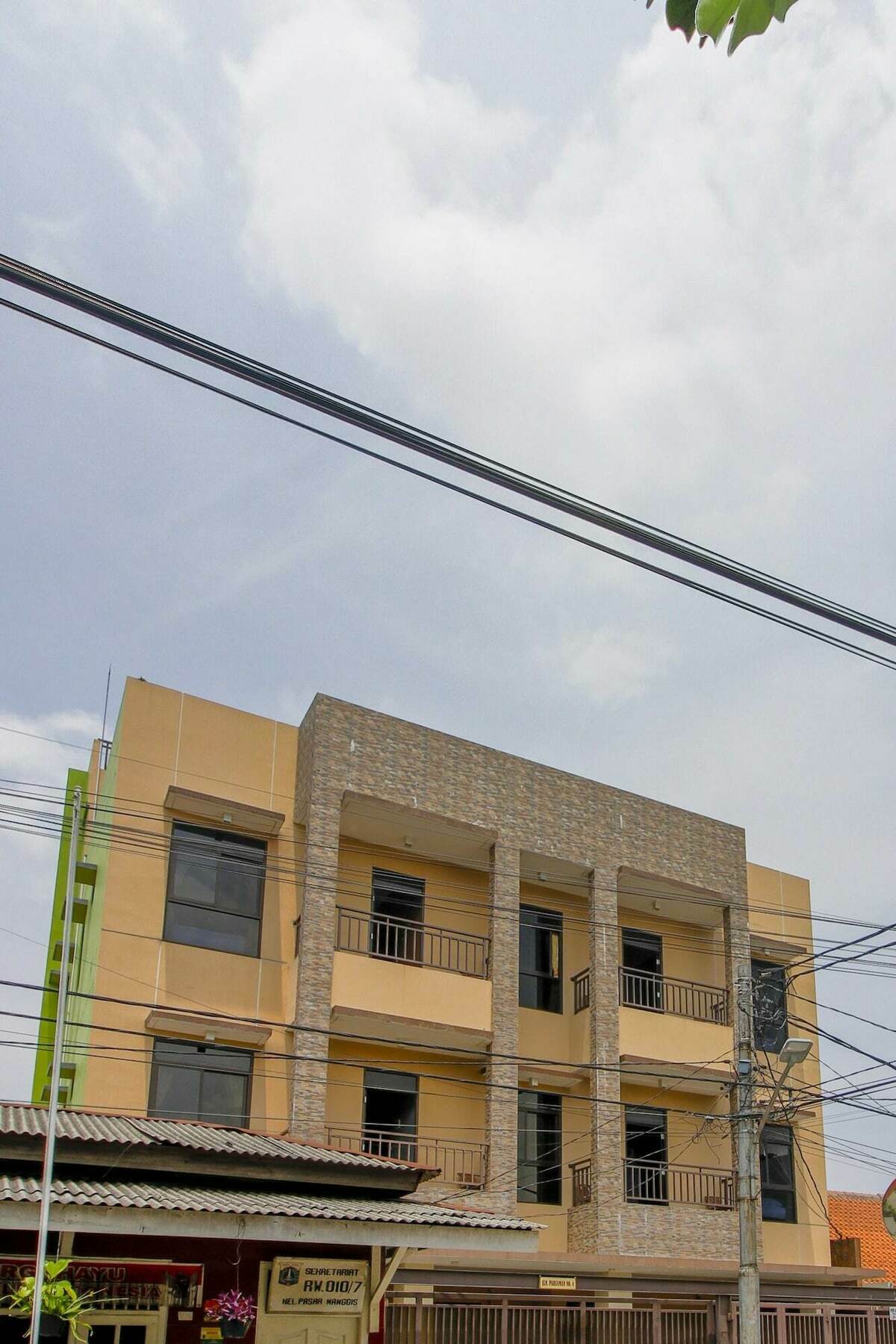 Reddoorz Near Manggarai Station 2 Hotel Jakarta Exterior photo